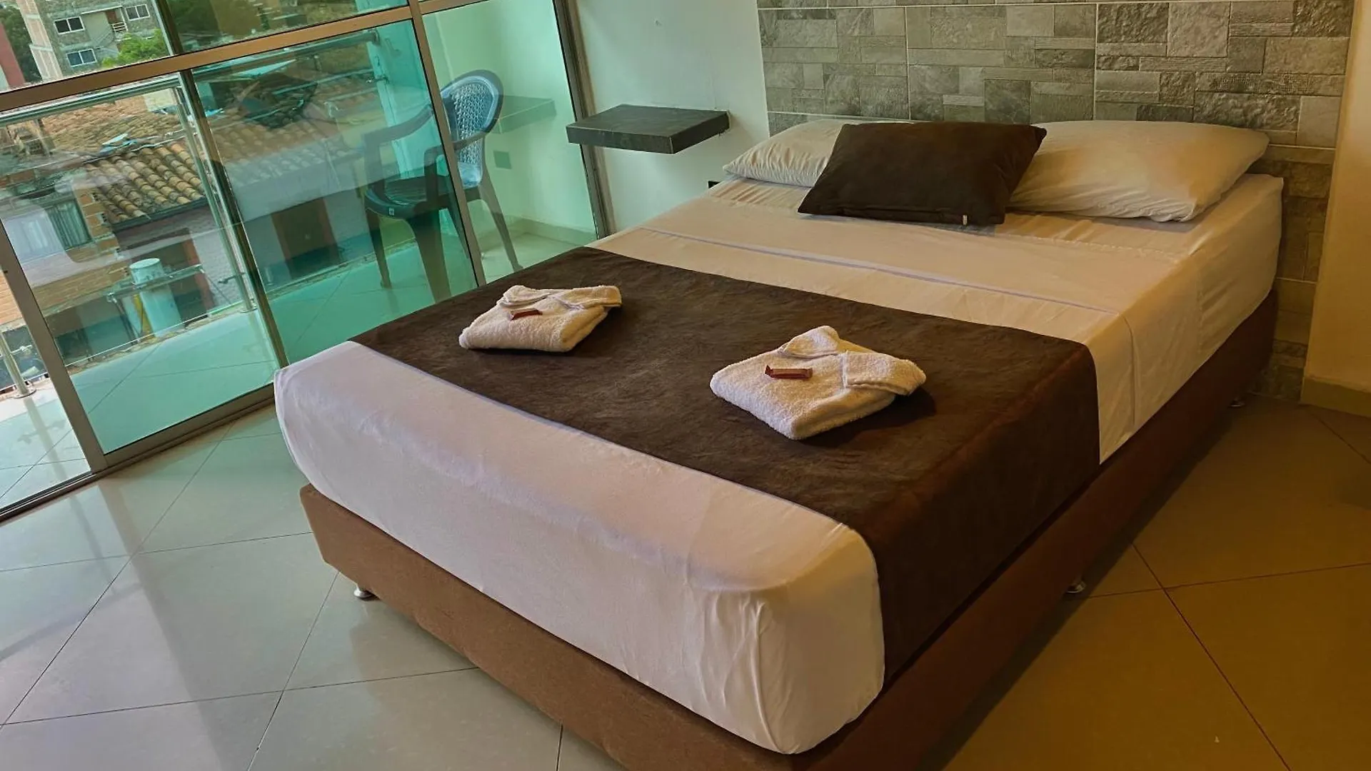 ***  Hotel Buenos Aires Central Medellín Colombia
